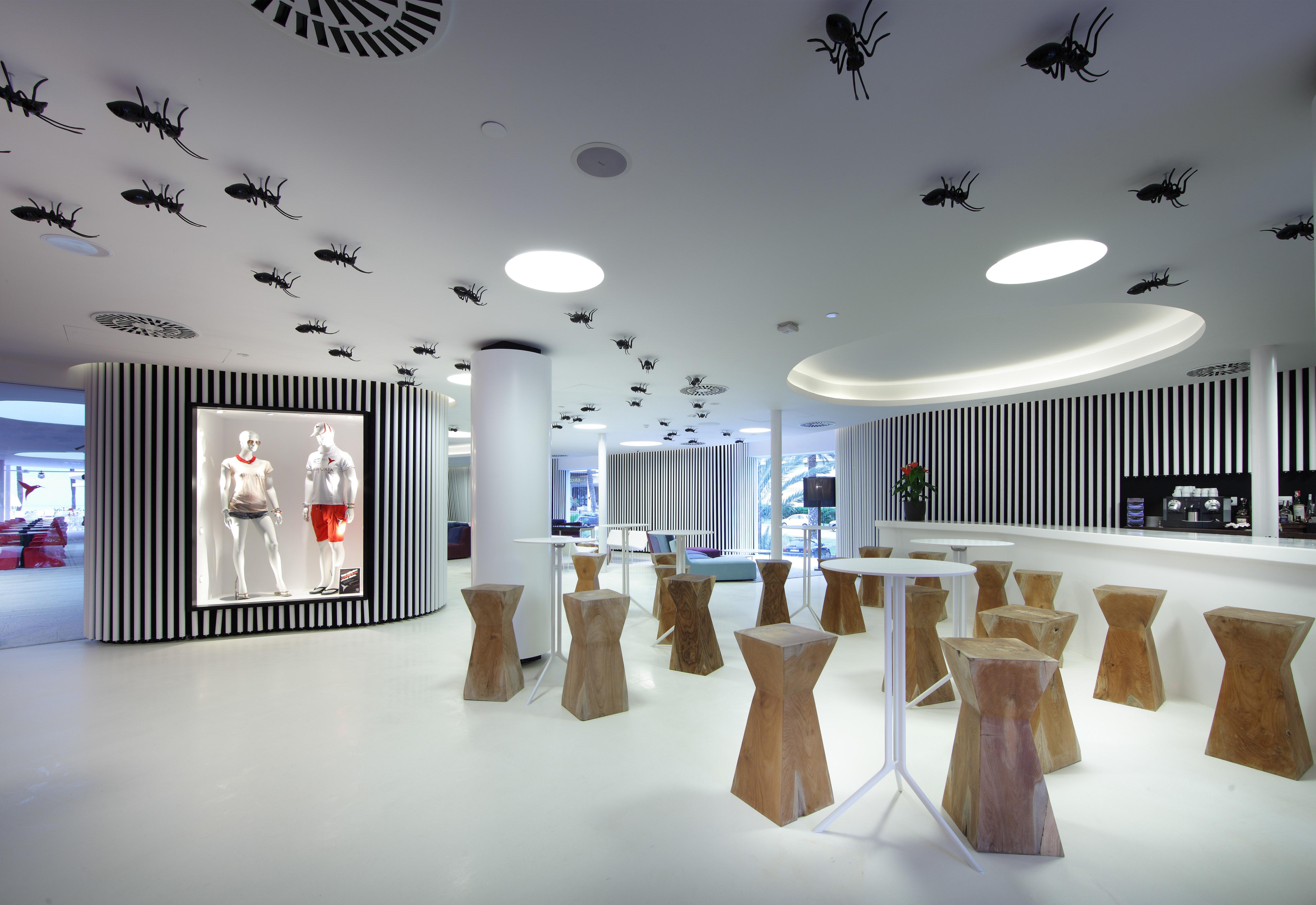 Ushuaia Ibiza Beach Hotel - Только для взрослых Плайя Ден Босса Экстерьер фото The interior of the store