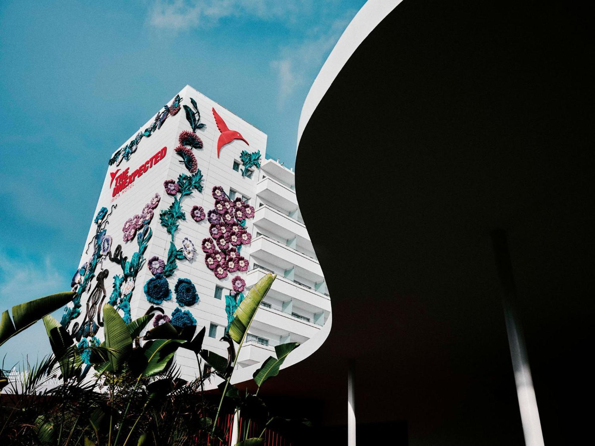 Ushuaia Ibiza Beach Hotel - Только для взрослых Плайя Ден Босса Экстерьер фото The building of the National Museum of the Czech Republic